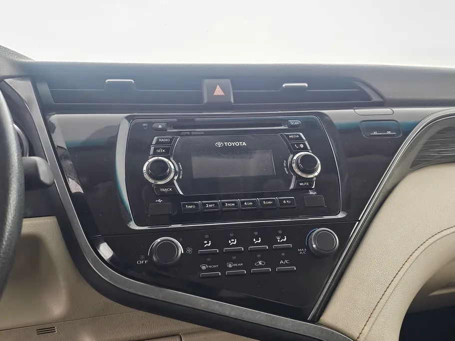 2020 Toyota Camry  LE 