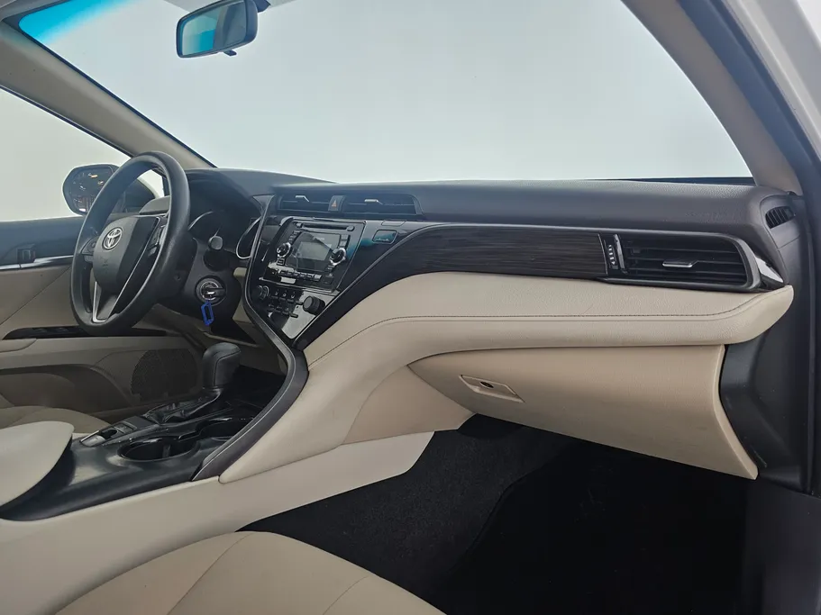 2020 Toyota Camry  LE 