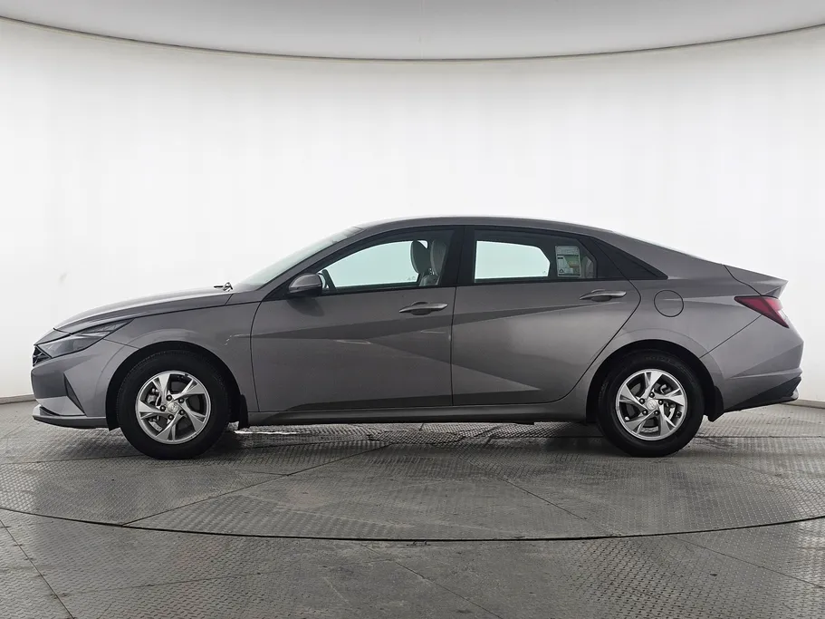2021 Hyundai Elantra Smart 