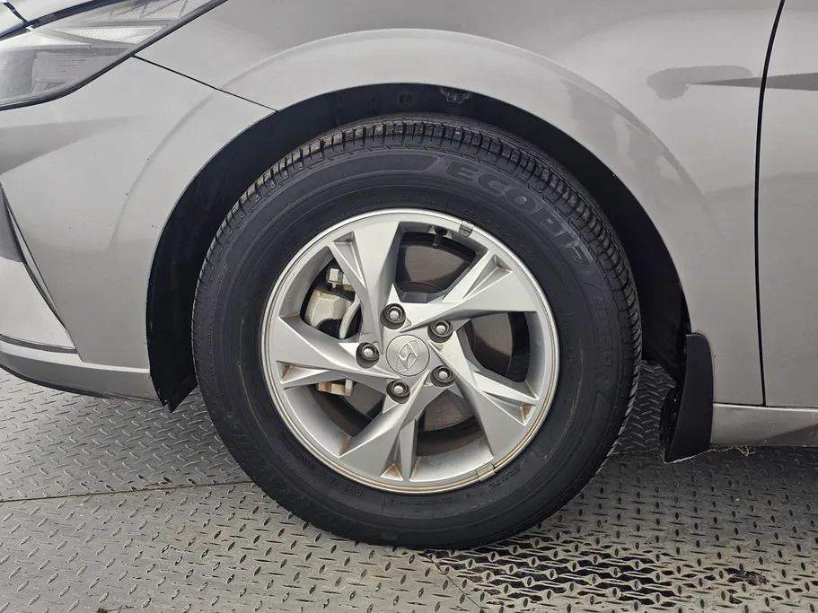 2021 Hyundai Elantra Smart 