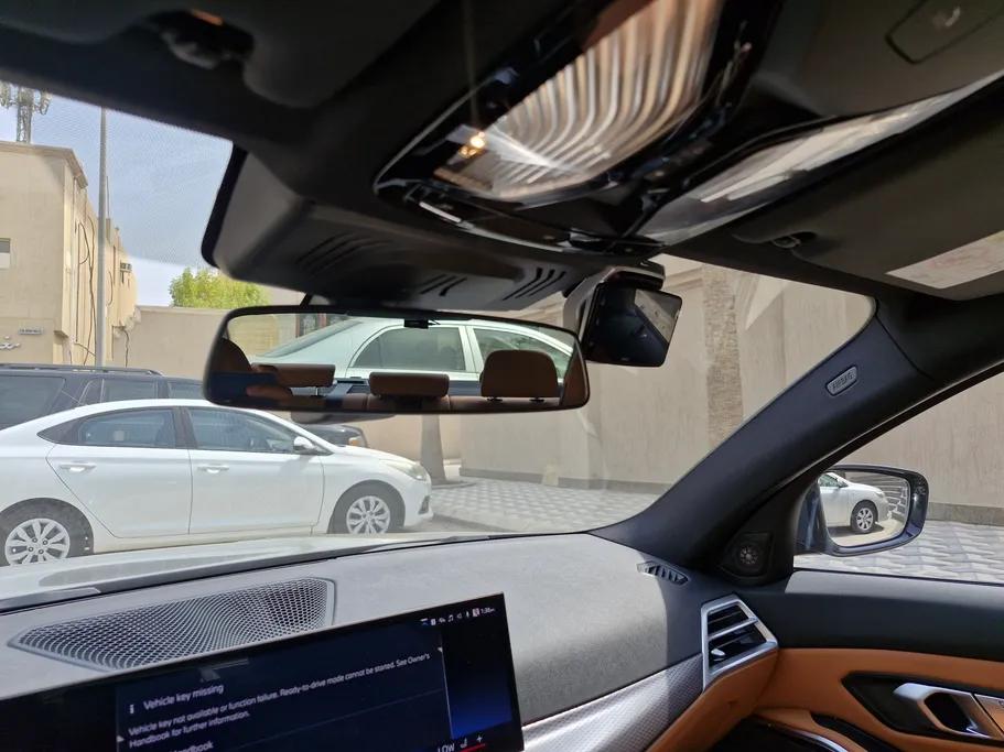 2025 BMW 3 Series 320i  