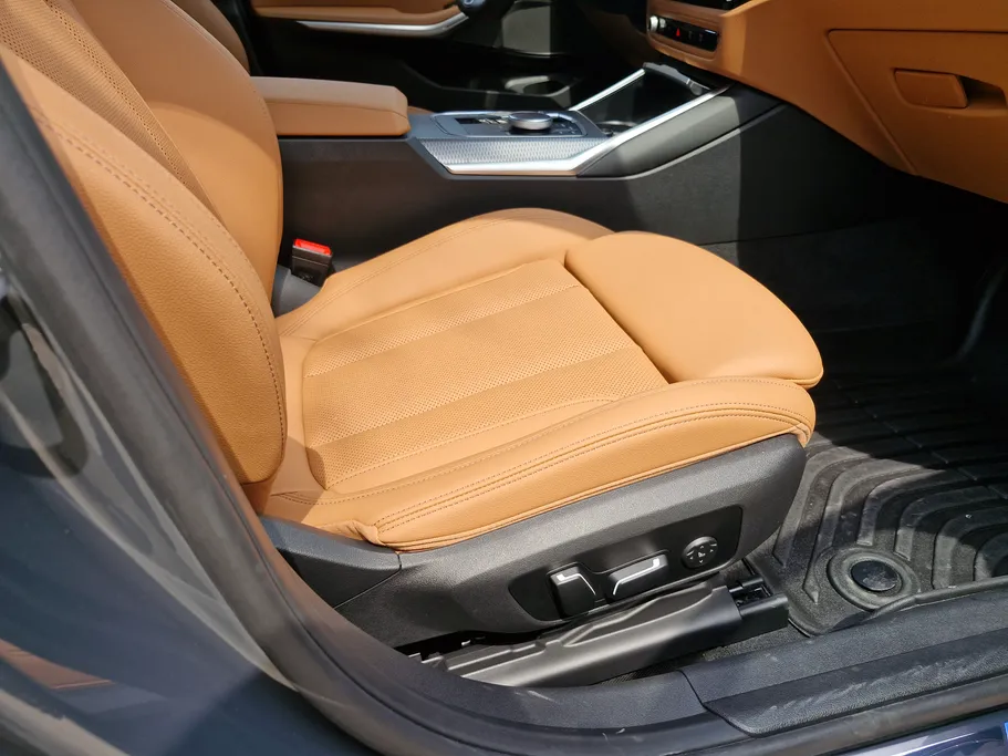 2025 BMW 3 Series 320i  