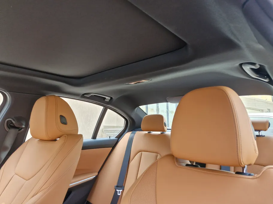 2025 BMW 3 Series 320i  