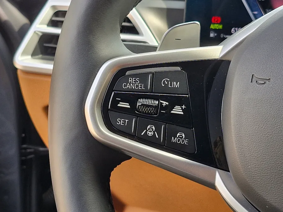 2025 BMW 3 Series 320i  
