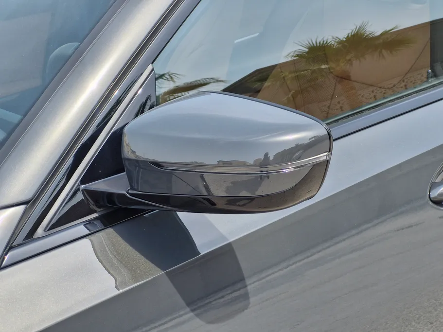 2025 BMW 3 Series 320i  