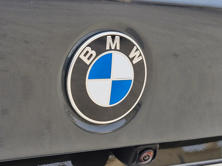 2025 BMW 3 Series 320i  