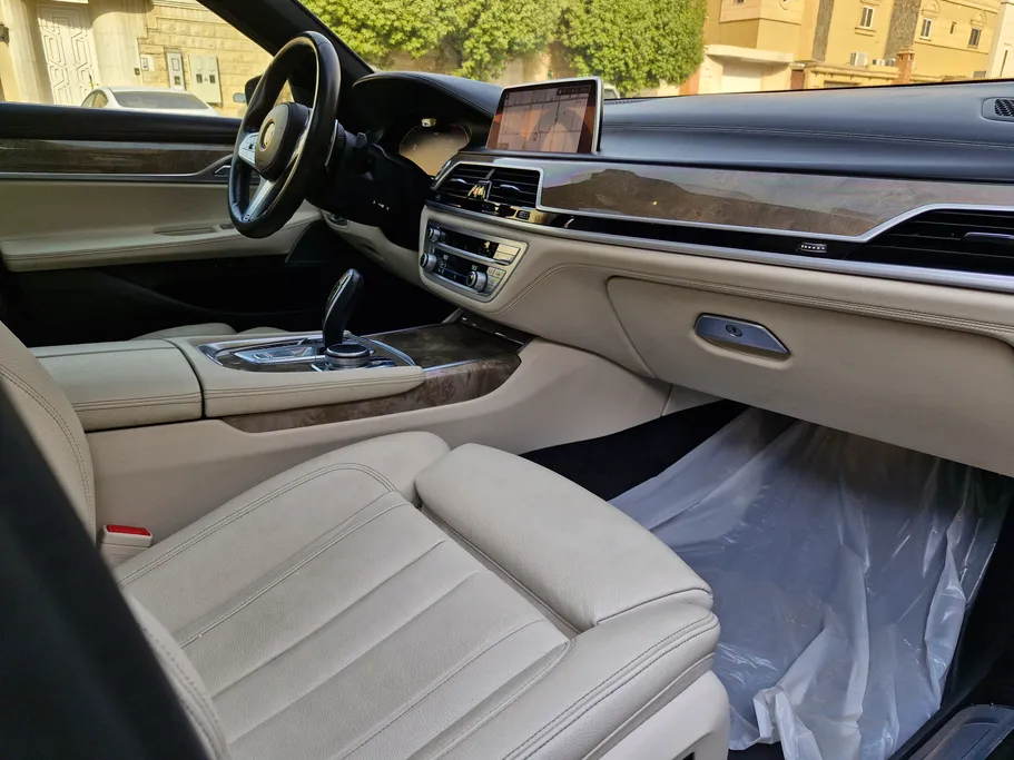 بي ام دبليو الفئة السابعة 730Li 2020 