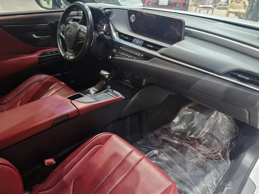 2019 Lexus ES 350 
