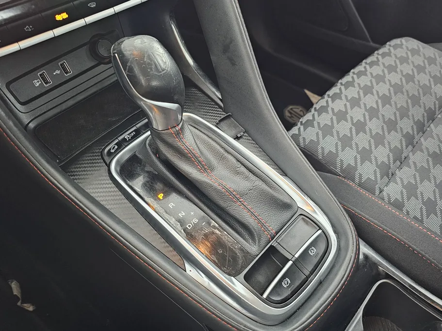 2023 MG ZS STD 