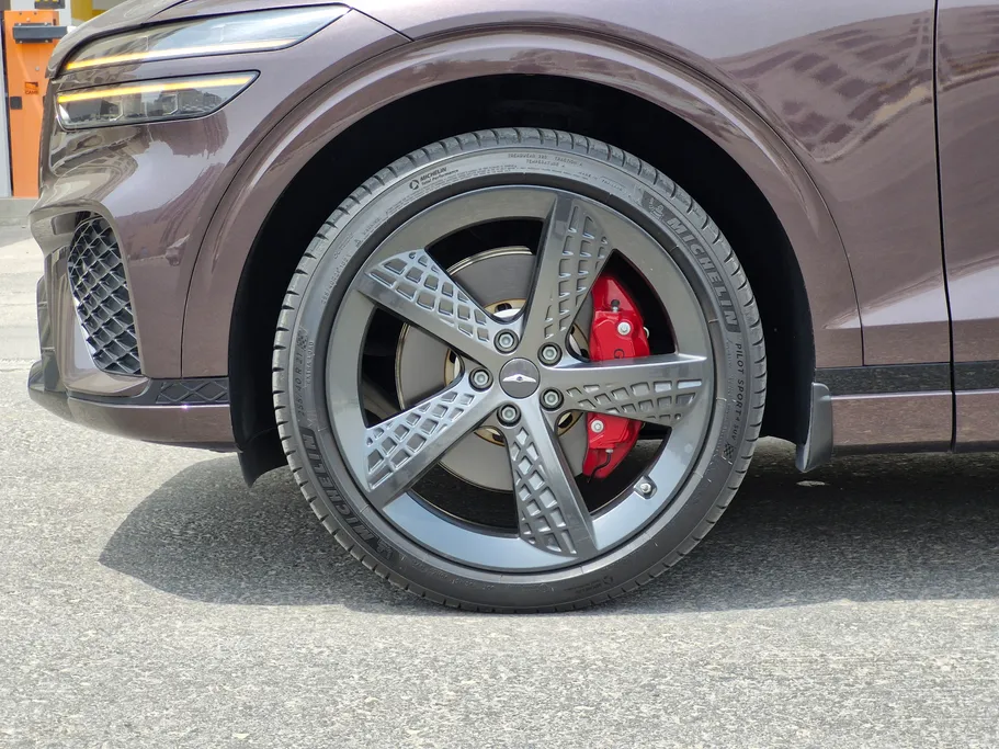 2023 Genesis GV70 Royal Sport 