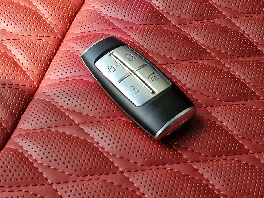2023 Genesis GV70 Royal Sport 