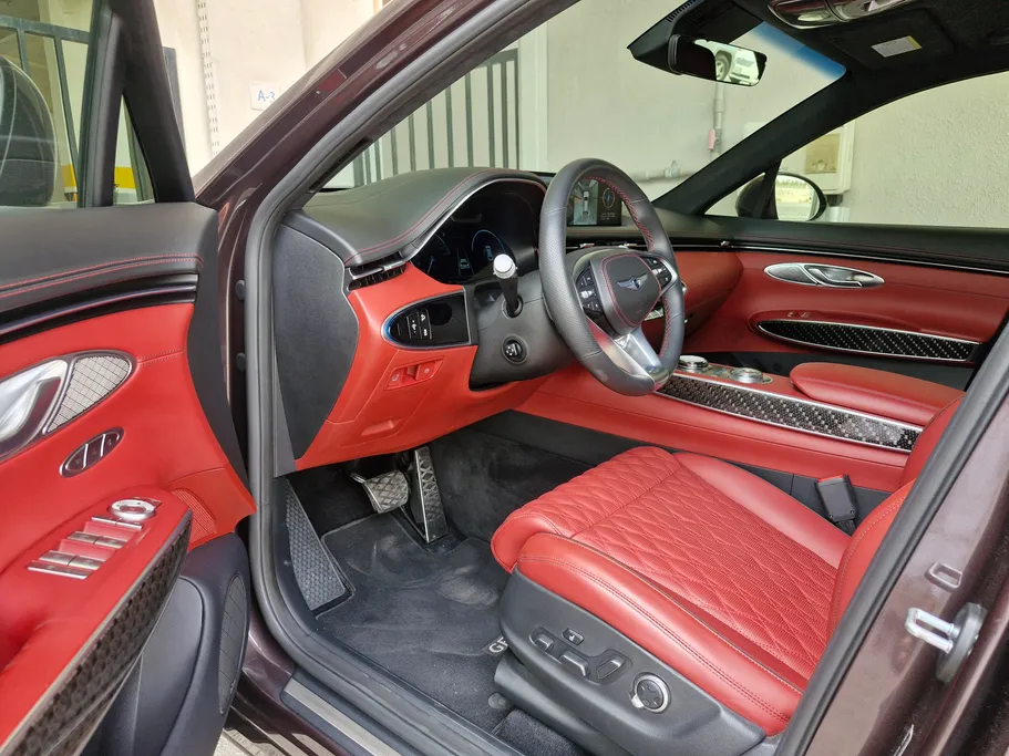 2023 Genesis GV70 Royal Sport 