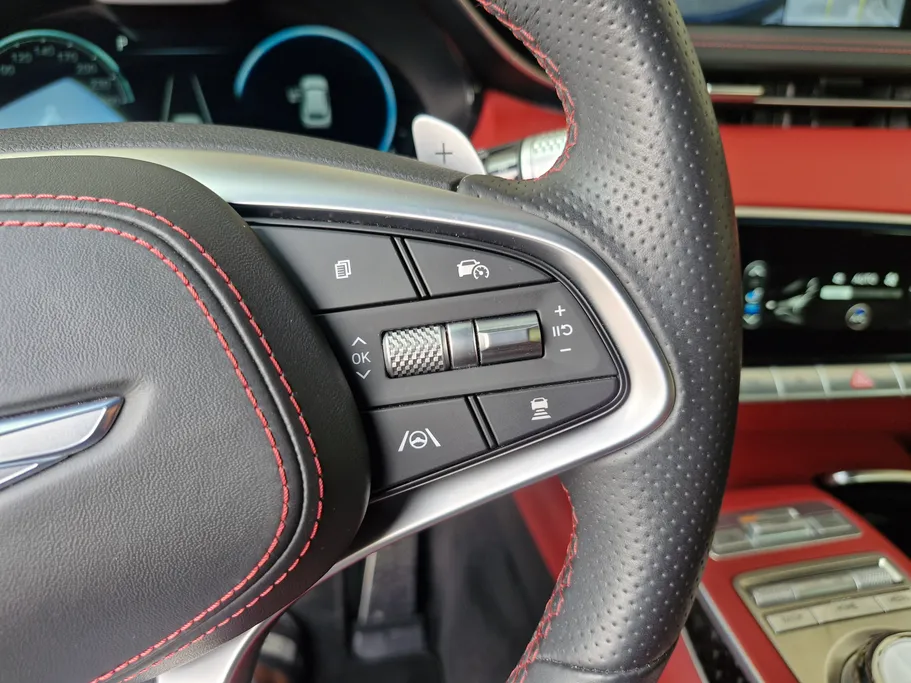2023 Genesis GV70 Royal Sport 