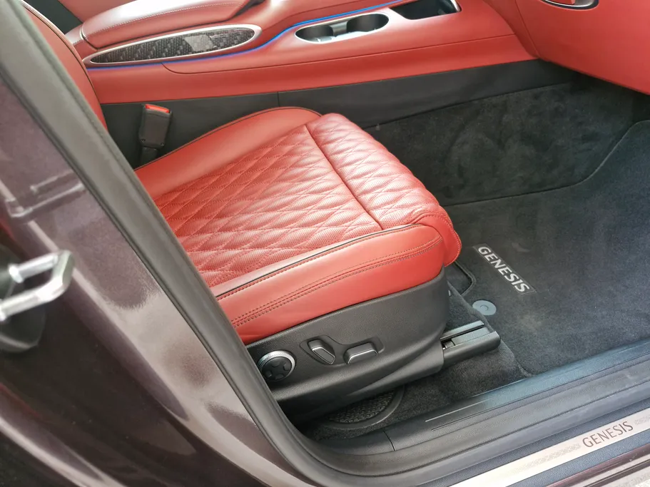 2023 Genesis GV70 Royal Sport 