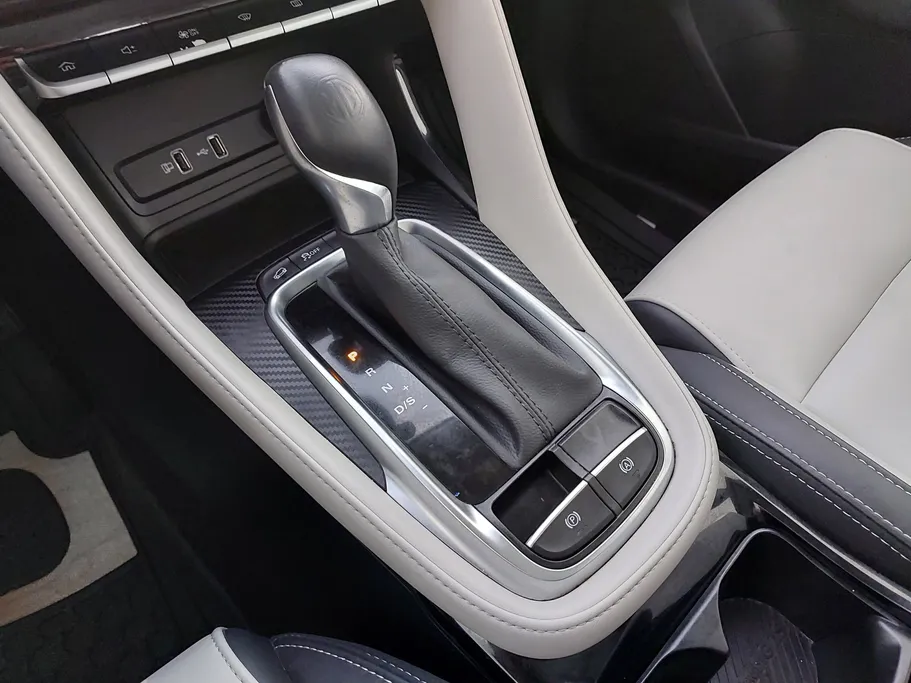 ام جي ZS LUX 2022 