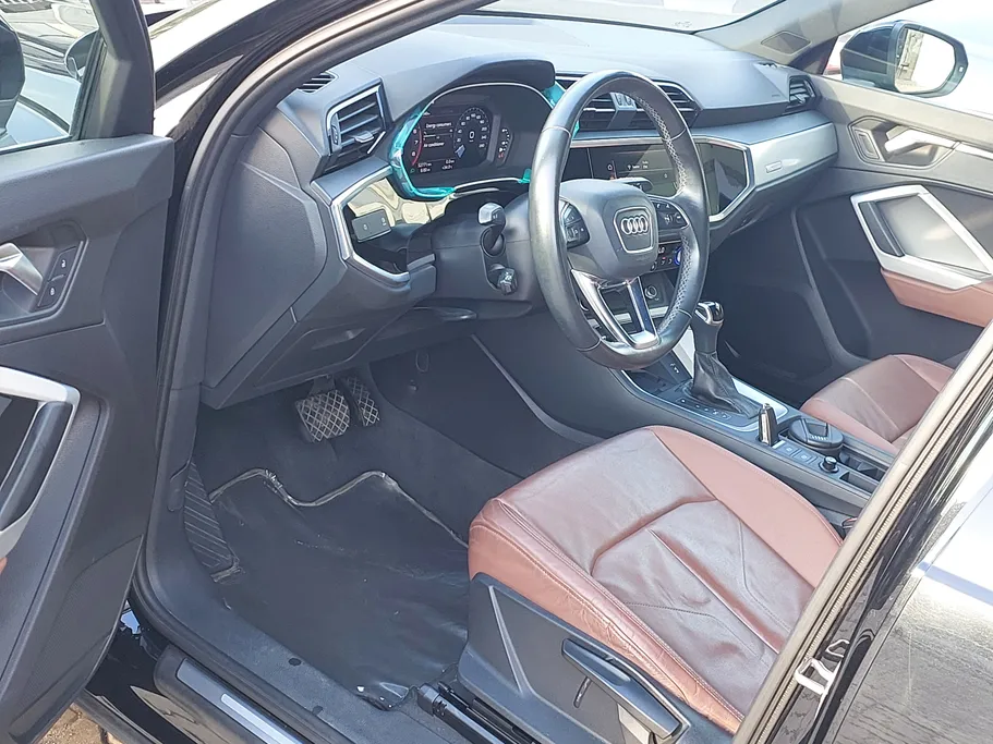2021 Audi Q3 35 TFSl 