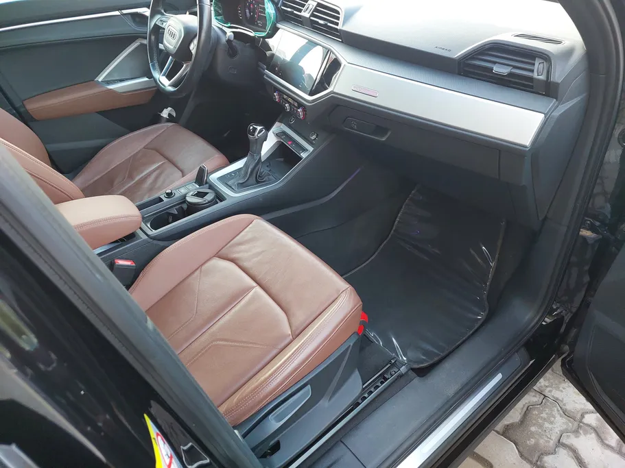 2021 Audi Q3 35 TFSl 