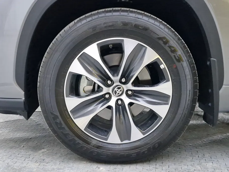 2025 Toyota Highlander GLE 