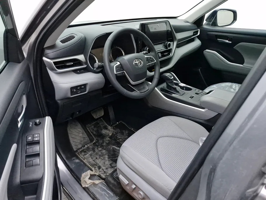 2025 Toyota Highlander GLE 