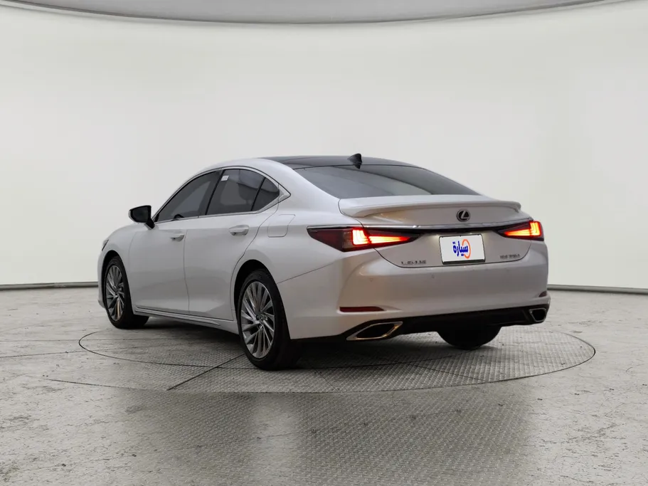 2023 Lexus ES 350 