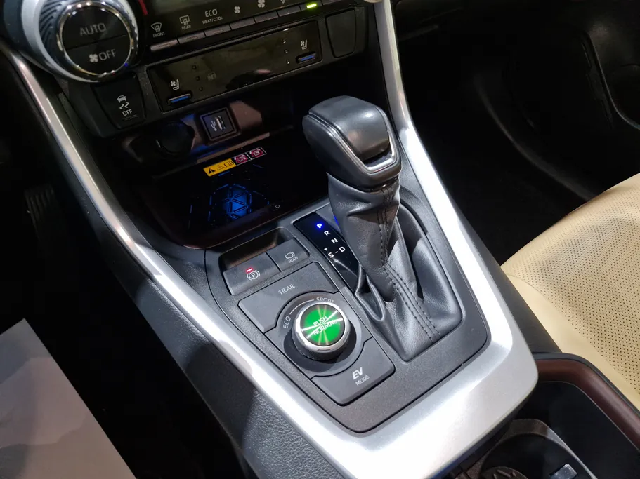 2024 Toyota RAV4 LTD Hybrid  