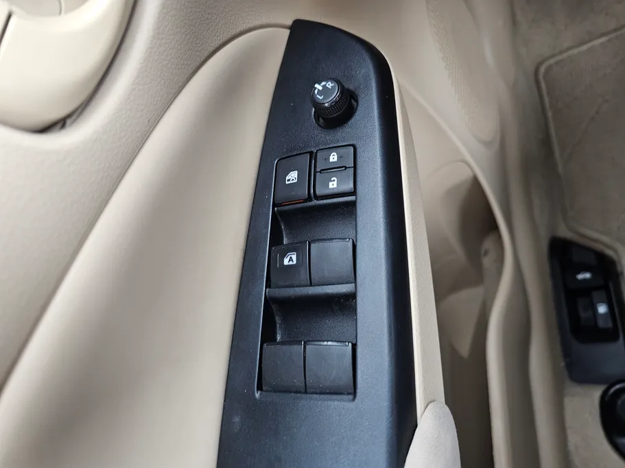 2022 Toyota Yaris  Y 