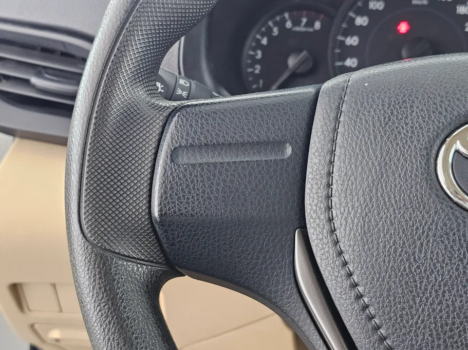2022 Toyota Yaris  Y 