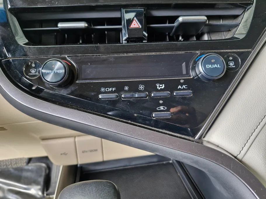 2024 Toyota Camry  GLE HEV  