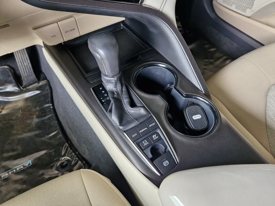 2024 Toyota Camry  GLE HEV  