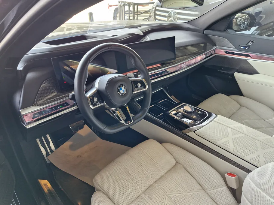 2024 BMW 7 Series 735i 