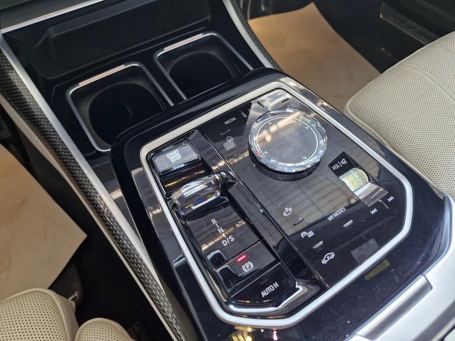 2024 BMW 7 Series 735i 