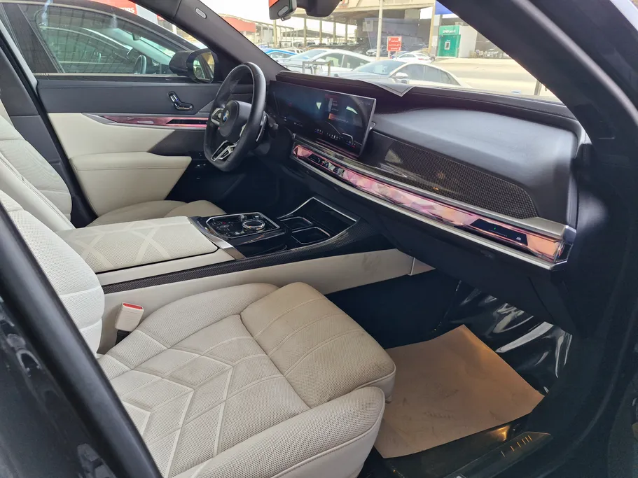 2024 BMW 7 Series 735i 