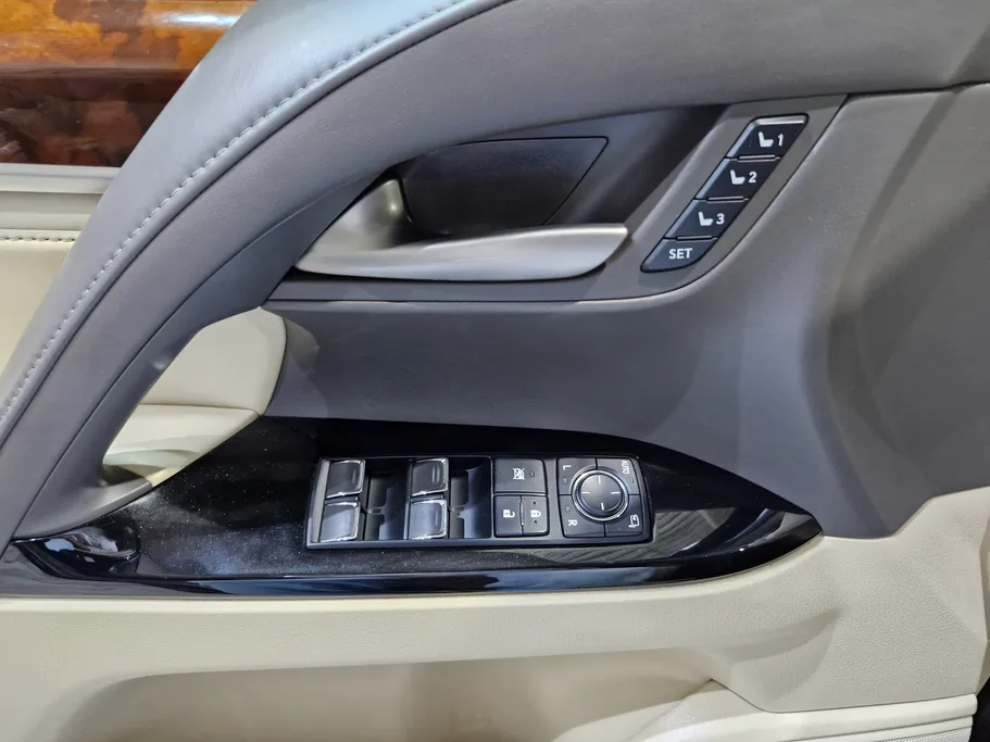2020 Lexus LX 570 S 