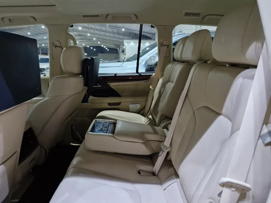 2020 Lexus LX 570 S 