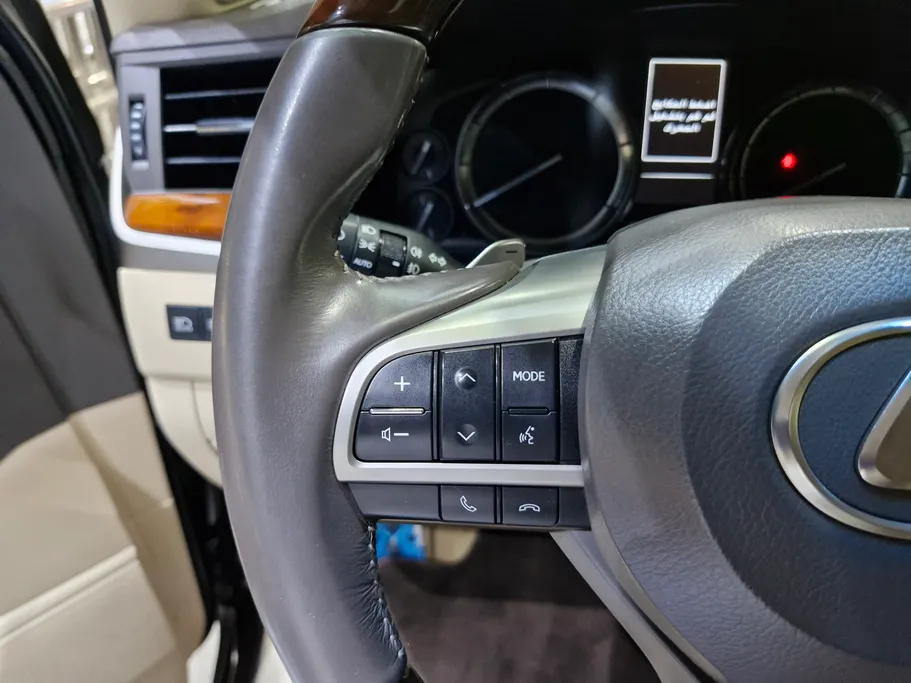 2020 Lexus LX 570 S 