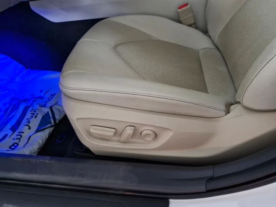 2023 Toyota Camry  GLEX 