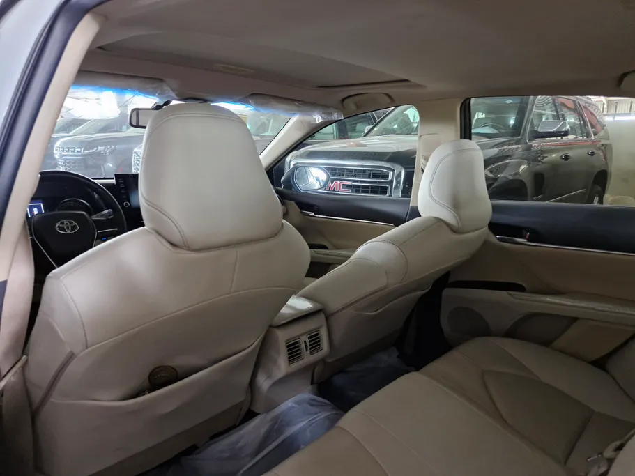 2023 Toyota Camry  GLEX 