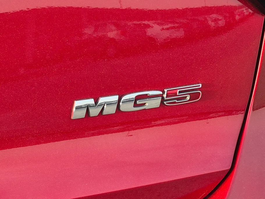 2022 MG 5 LUX 