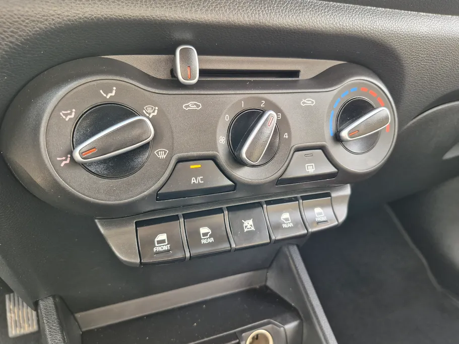 2023 Kia Pegas LX 