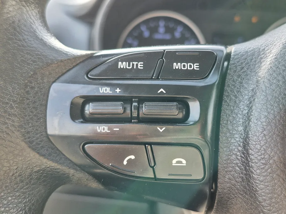 2023 Kia Pegas LX 