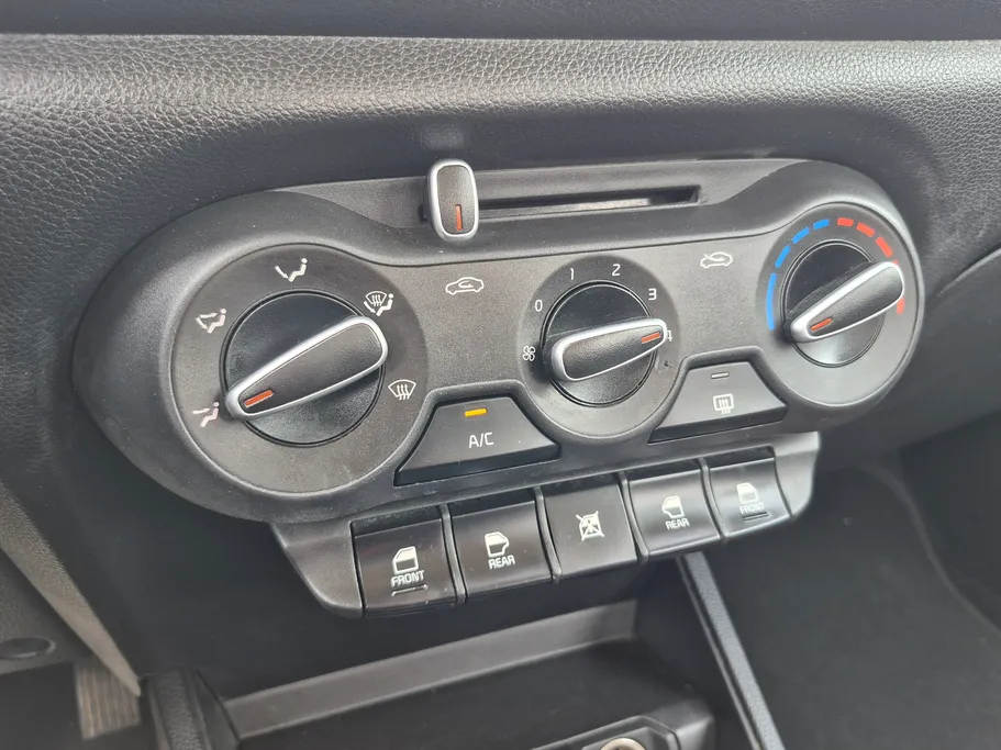 2023 Kia Pegas LX 