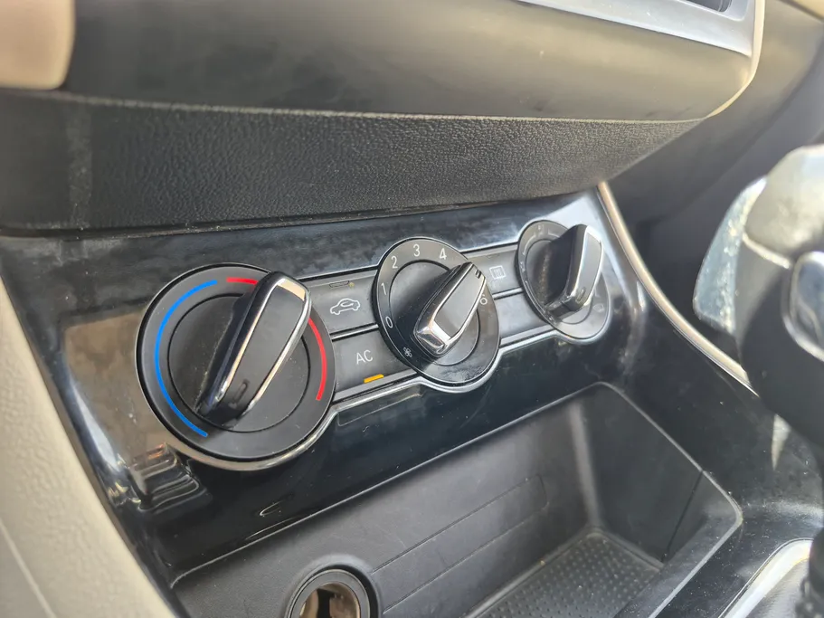 2023 MG 5 STD 