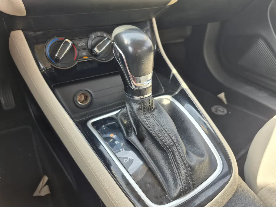2023 MG 5 STD 