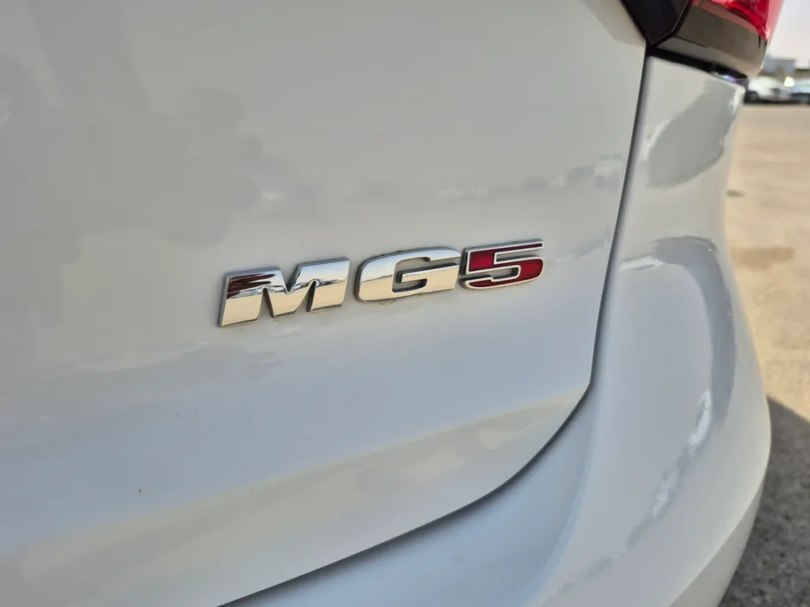 2023 MG 5 STD 
