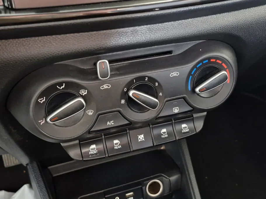 2022 Kia Pegas LX 