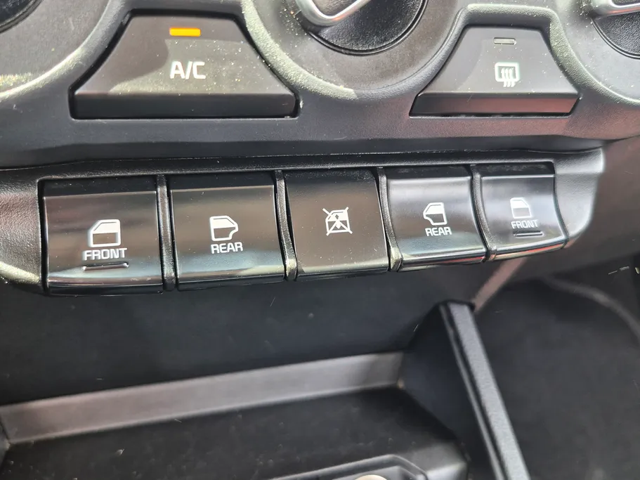 2022 Kia Pegas LX 