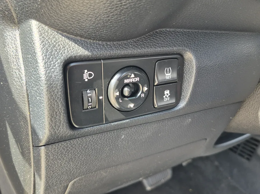 2022 Kia Pegas LX 
