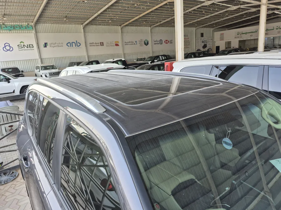 تويوتا لاندكروزر GXR3 2024 