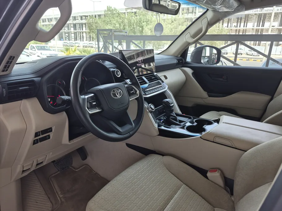 تويوتا لاندكروزر GXR3 2024 