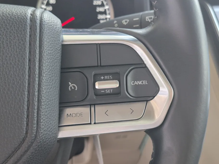 تويوتا لاندكروزر GXR3 2024 